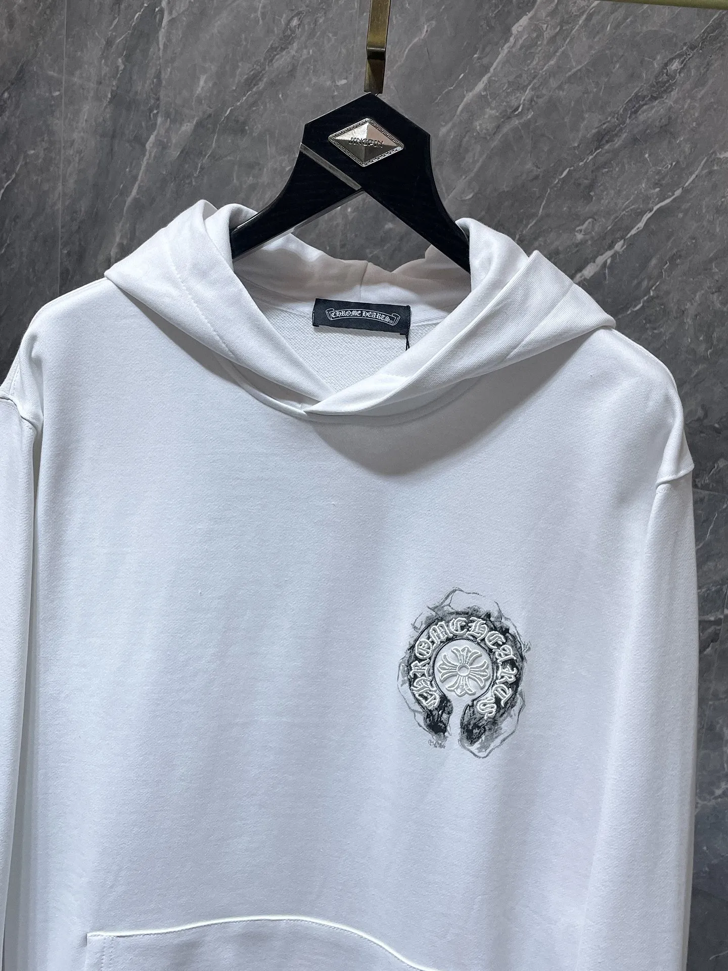 P260 Chrome Hearts Autumn and Winter 2025 Counter Synchronization Chrome Horseshoe Sanskrit Cross Embroidery Hand-painted Hooded Sweatshirt Vacuum Embroidery Method! Heavy embroidery! ! ! Tens of thousands of needles! ! Recommended colors: White Black Size: S, M, L, XL
